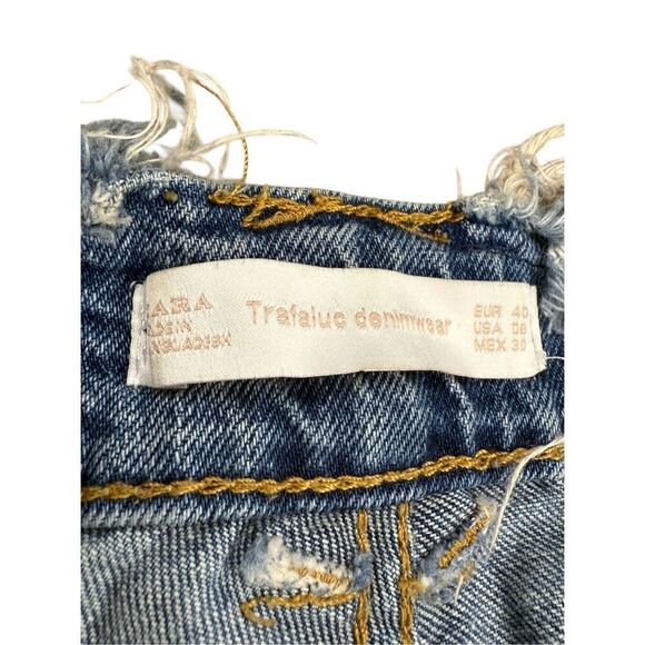 ZARA Trafaluc Women’s 8 Jean Shorts Distressed Denim Frayed Heart Pockets - Picture 5 of 7